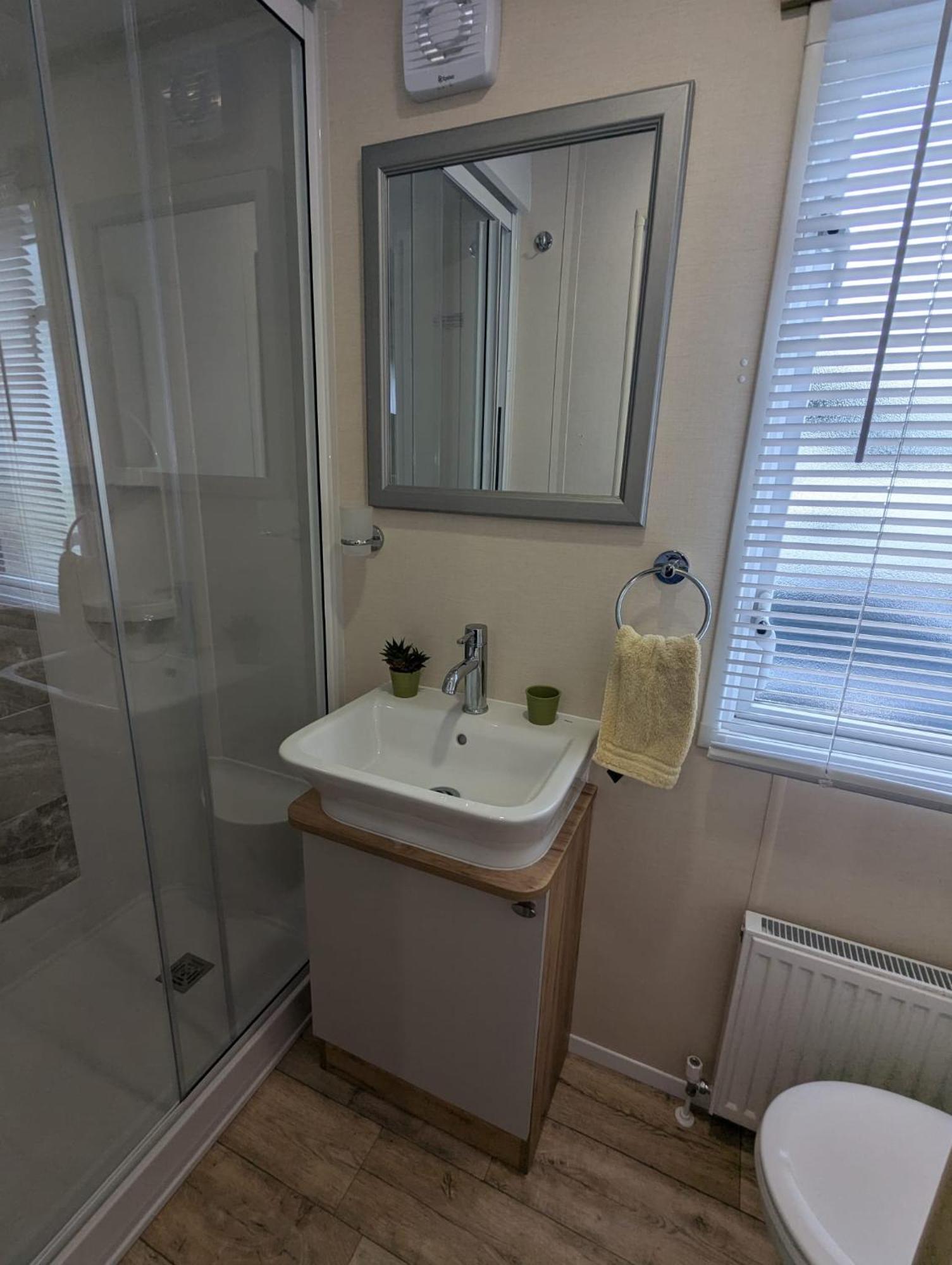 Spacious Comfortable Holiday Home With Unique Layout On 5 Star Shorefield Holiday Park Milford on Sea Zewnętrze zdjęcie