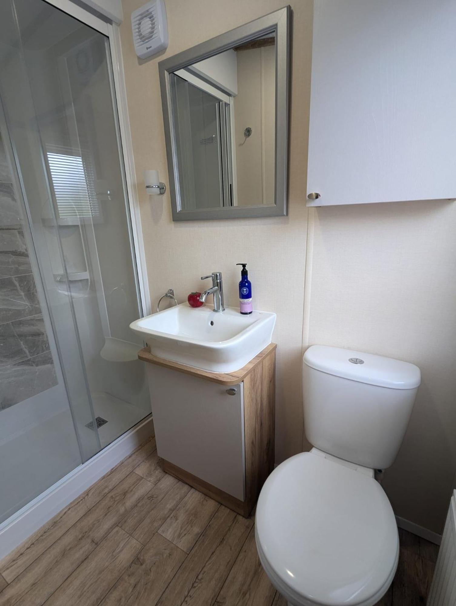 Spacious Comfortable Holiday Home With Unique Layout On 5 Star Shorefield Holiday Park Milford on Sea Zewnętrze zdjęcie